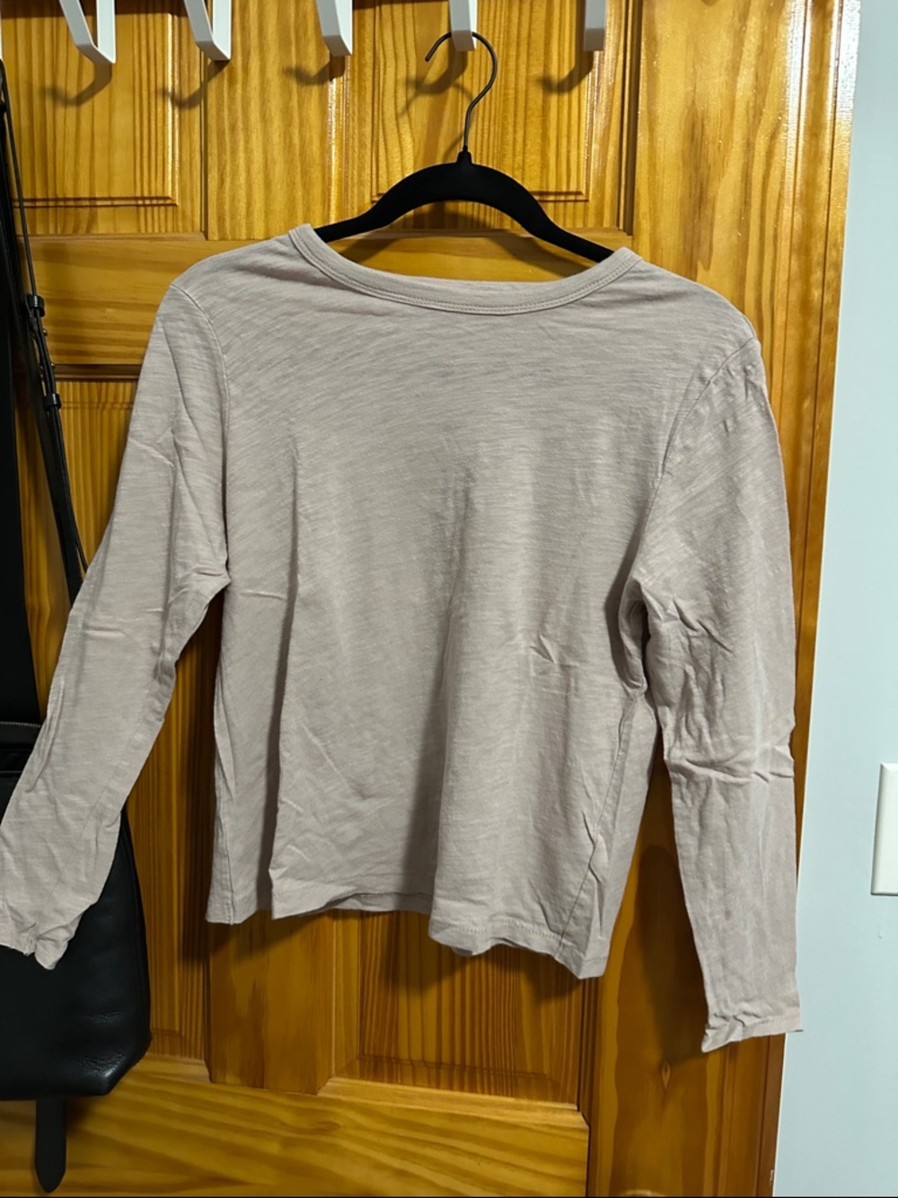 Old navy Women’s Long Sleeve Crewneck Top in Light pink small petite